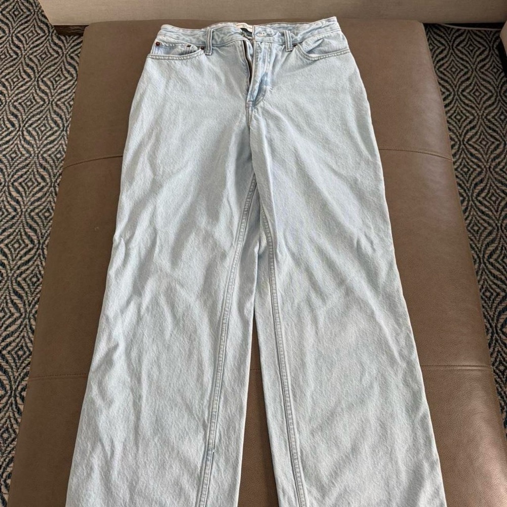 Abercrombie & Fitch Light Wash Straight Leg Jeans